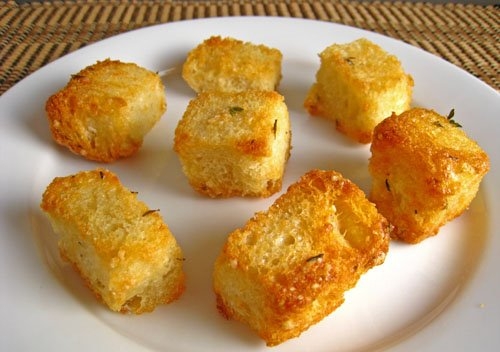 RoastedGarlicCroutons500